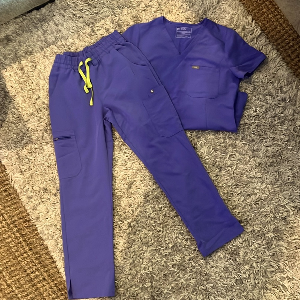 Blueberry color, scrub set